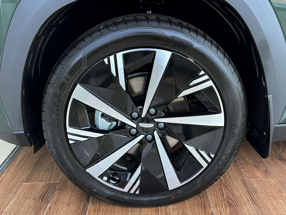 Geely Atlas Спорт, зеленый