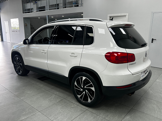 Volkswagen Tiguan Avenue, 2012 года, пробег 305872 км
