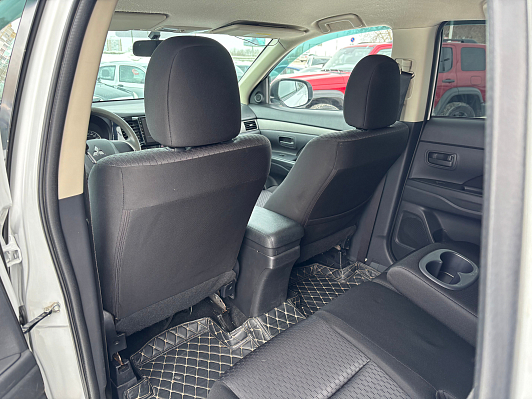 Mitsubishi Outlander Instyle, 2012 года, пробег 206000 км