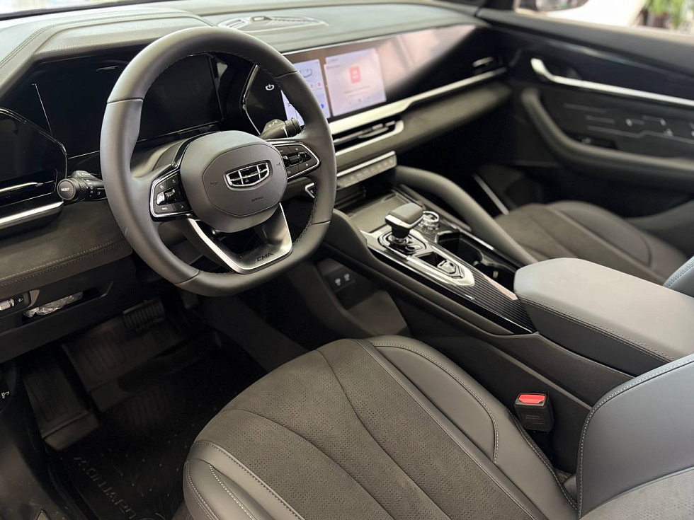 Geely Monjaro Luxury, серый