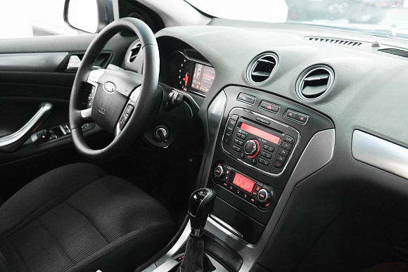 Ford Mondeo Trend, 2013 года, пробег 221194 км