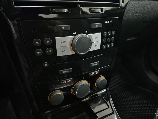 Opel Astra, 2010 года, пробег 122631 км