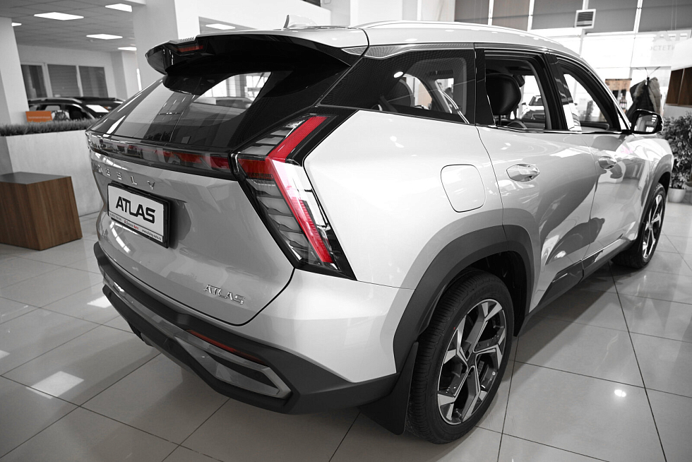 Geely Atlas Люкс, серебряный