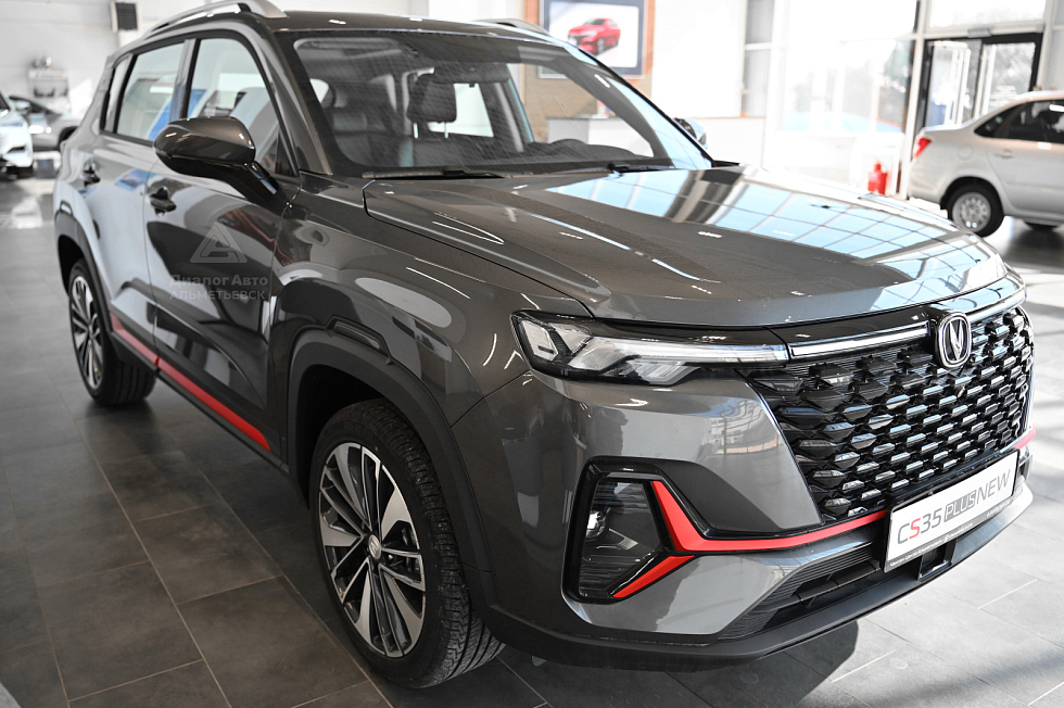Changan CS35 Plus Техно, серебряный