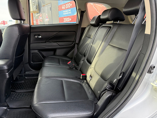 Mitsubishi Outlander Intense, 2016 года, пробег 210921 км