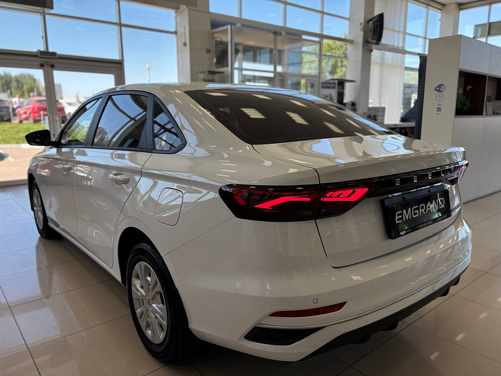 Geely Emgrand Comfort, белый