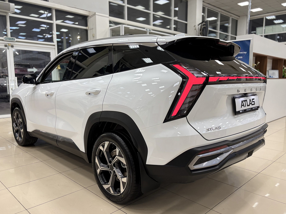 Geely Atlas Люкс, белый