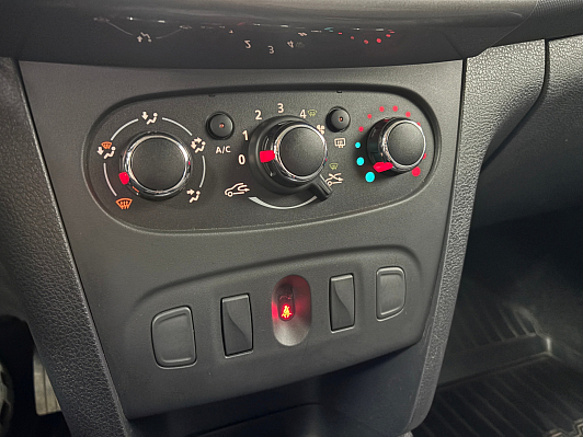 Renault Sandero Stepway Life, 2020 года, пробег 25900 км