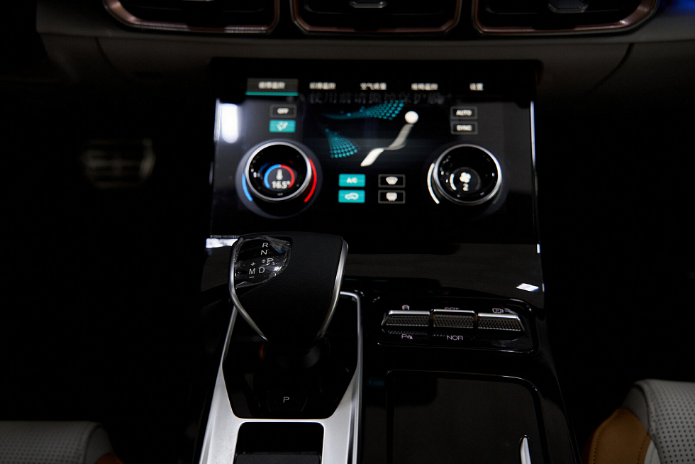 JETOUR X70+ Престиж, черный