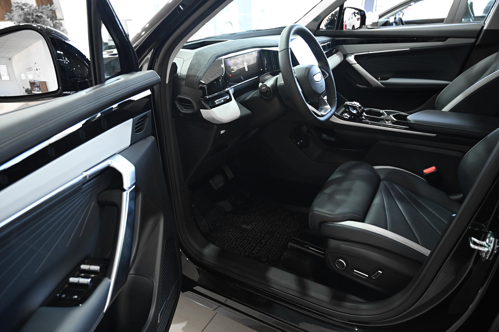 Geely Atlas Люкс, черный