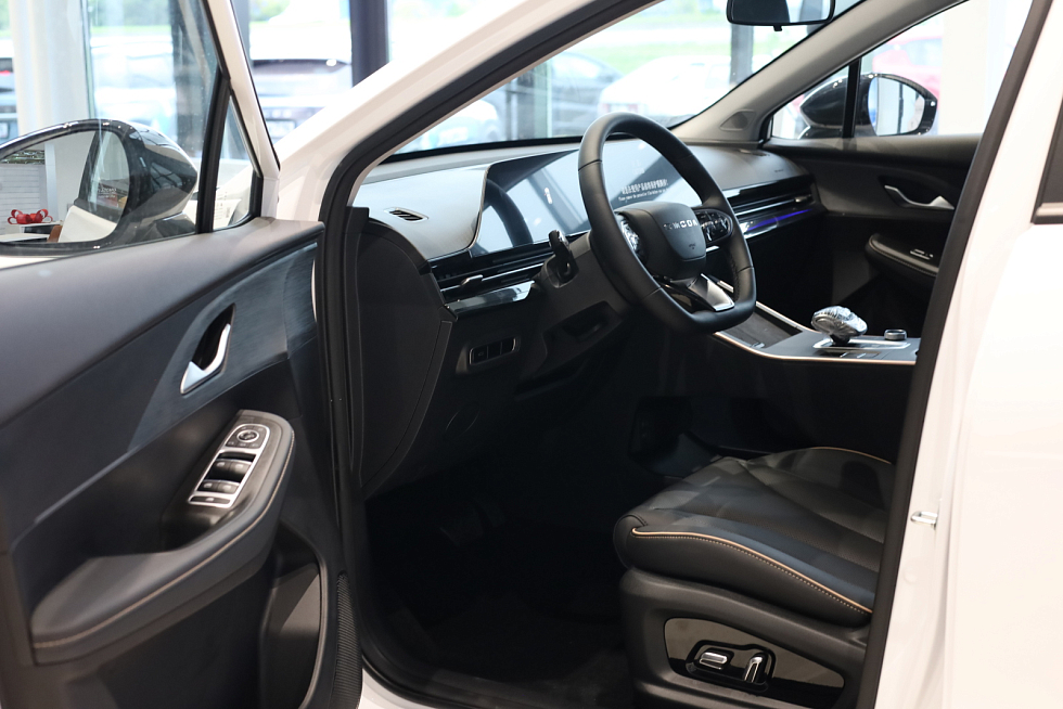 Omoda C5 Стиль (2024), белый