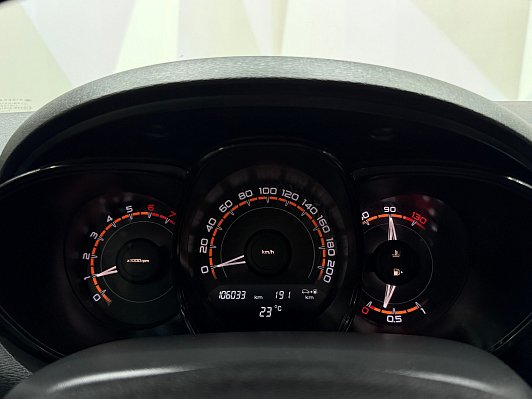 Lada (ВАЗ) Vesta Comfort Multimedia, 2017 года, пробег 105823 км