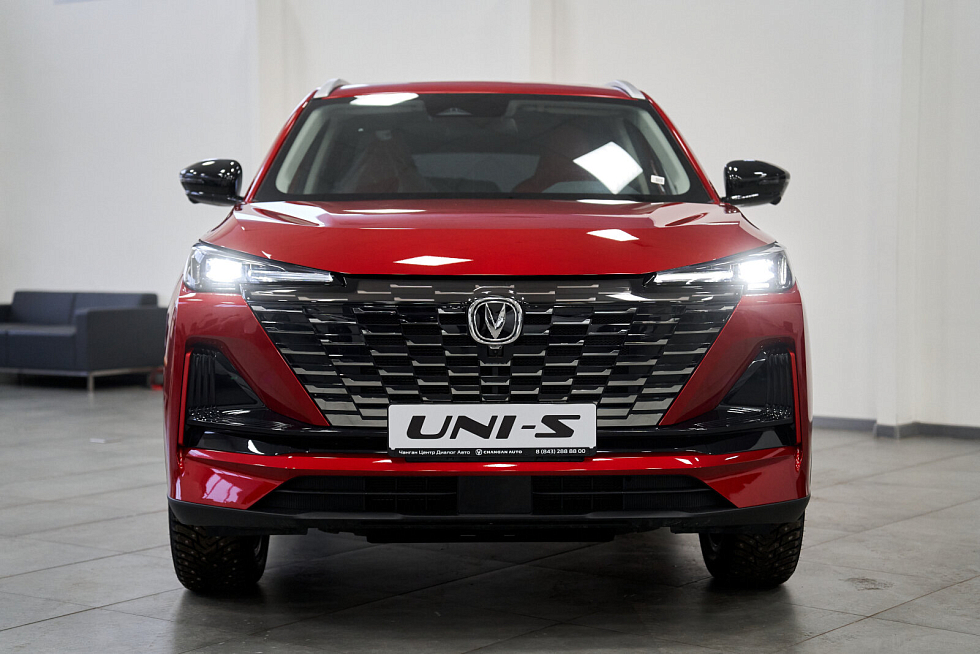 Changan UNI-S (CS55 Plus) Comfort, красный