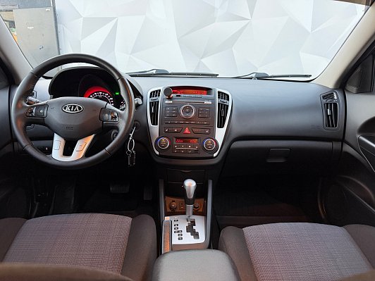 Kia Ceed, 2011 года, пробег 182932 км