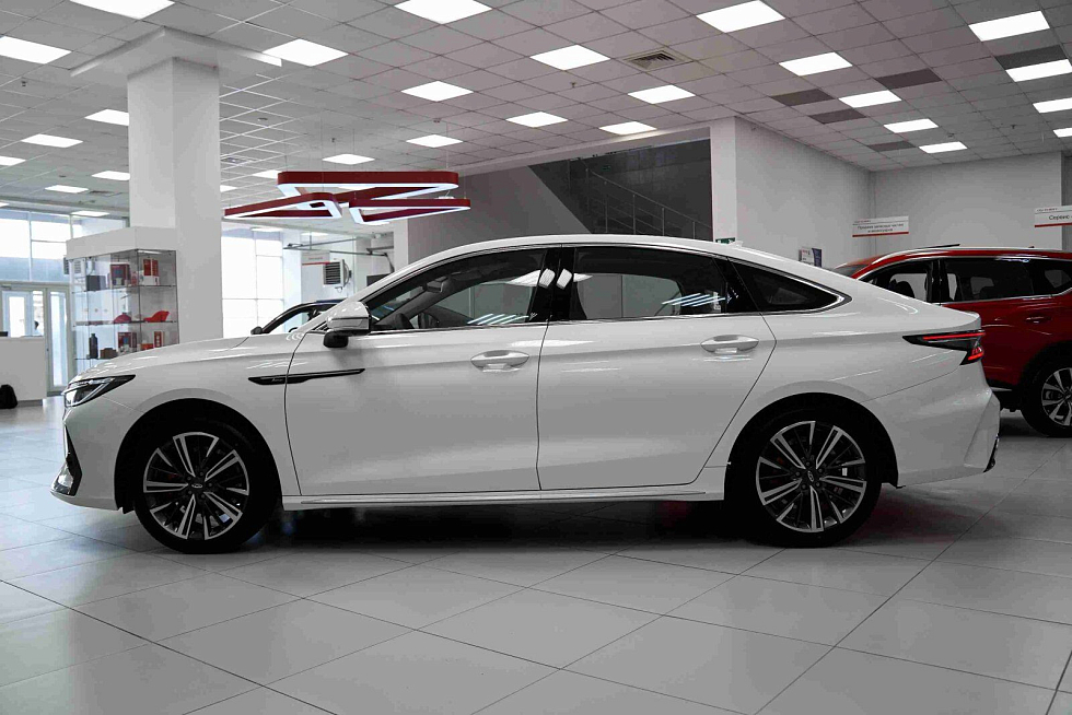 Chery Arrizo 8 Ультра Черный / Ultra Black, белый