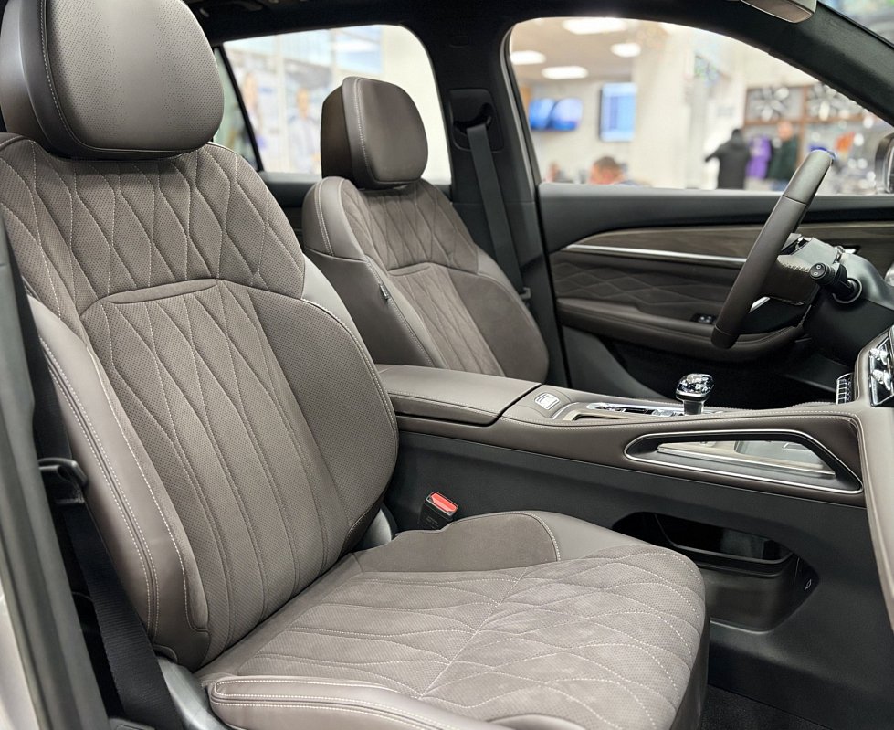Geely Monjaro Flagship, серебряный