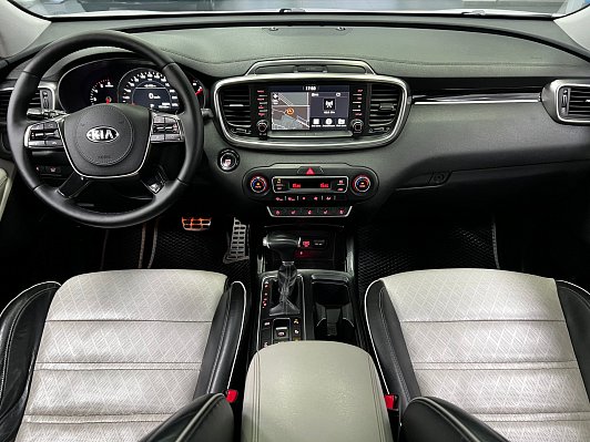 Kia Sorento Лига Европы, 2018 года, пробег 152000 км