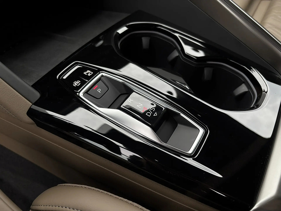 Audi Q5 40 TFSI quattro Luxury Dynamic, зеленый