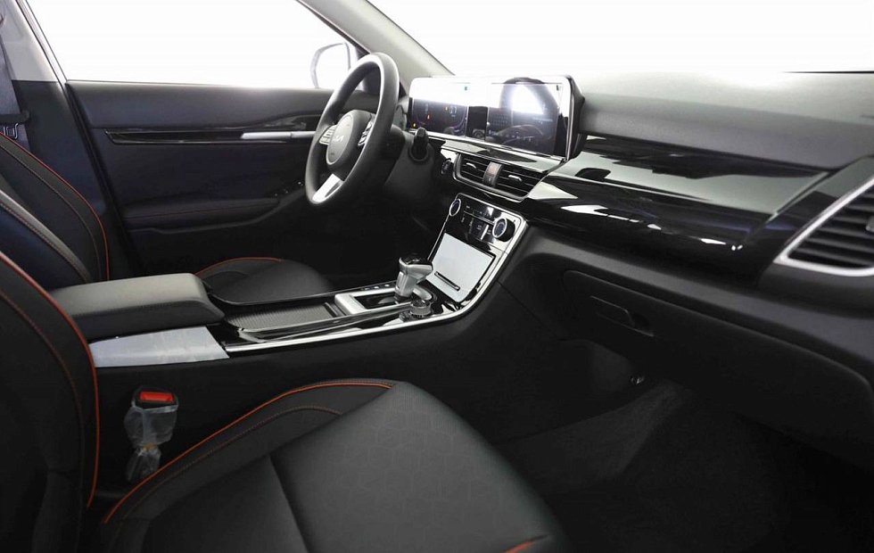 Kia Seltos Luxury Edition, белый