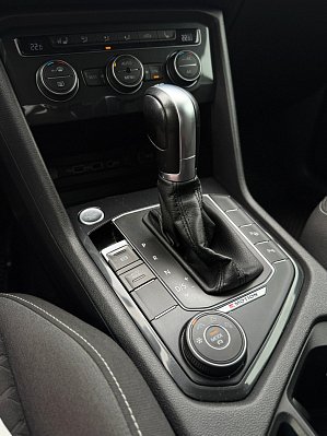 Volkswagen Tiguan, 2018 года, пробег 131067 км