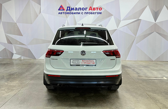 Volkswagen Tiguan CONNECT, 2020 года, пробег 111189 км