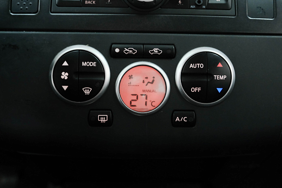 Nissan Tiida, 2010 года, пробег 219000 км