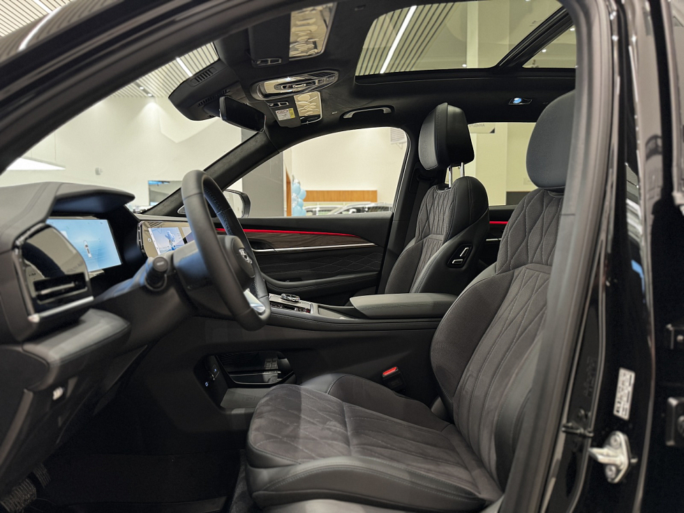 Geely Monjaro Flagship (2023-2025), черный