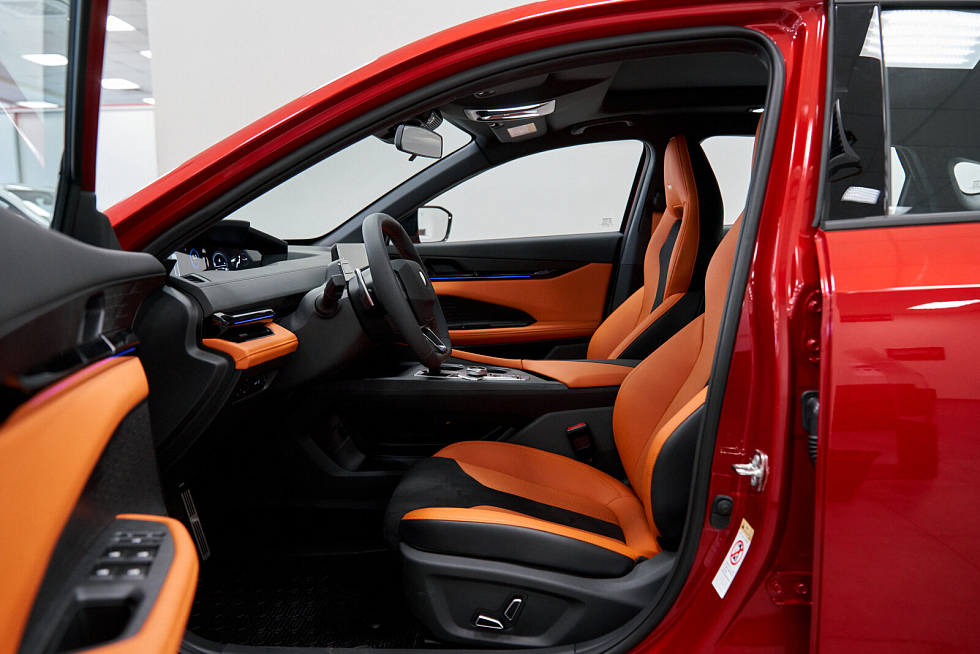 Changan UNI-V Техно, красный