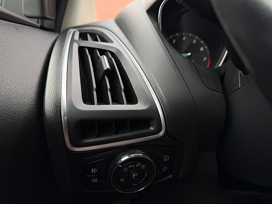 Ford Focus Trend, 2011 года, пробег 212000 км