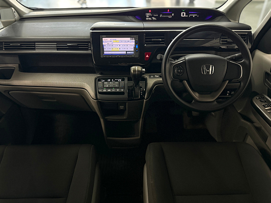 Honda Stepwgn, 2017 года, пробег 106451 км