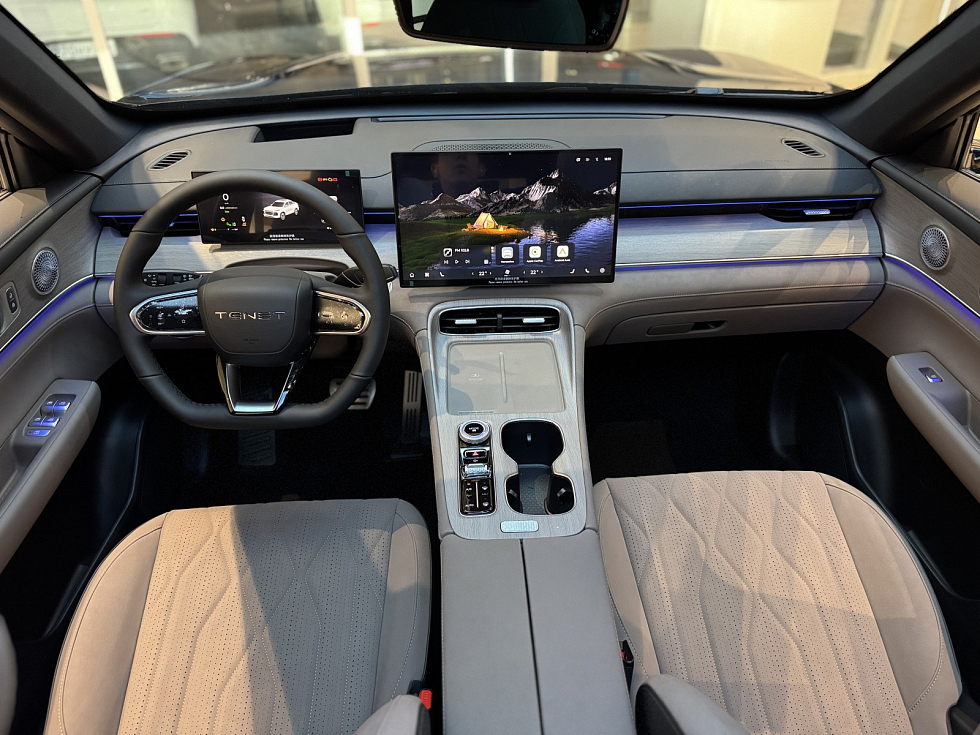 Tenet T8 Ультра 4WD, зеленый