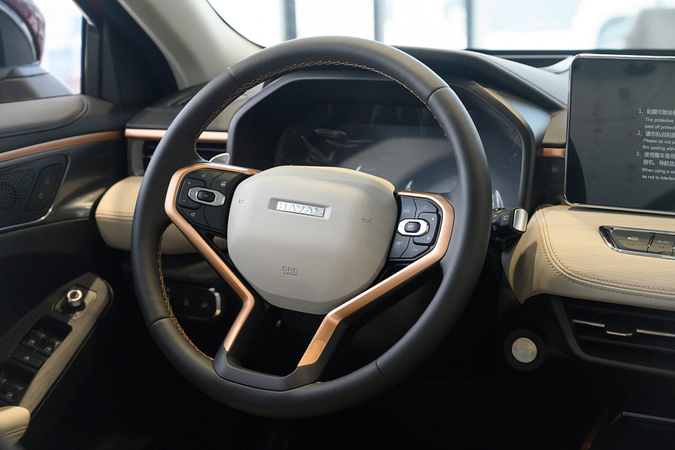 Haval Jolion Техно +, красный