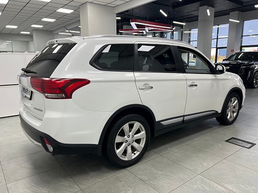 Mitsubishi Outlander Ultimate, 2015 года, пробег 159511 км
