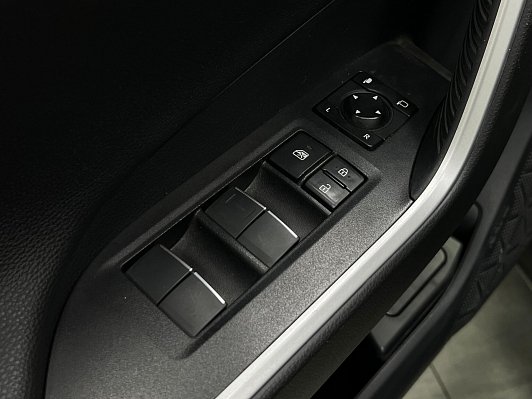 Toyota RAV4 Комфорт, 2020 года, пробег 29227 км