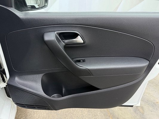 Volkswagen Polo Trendline, 2014 года, пробег 121625 км
