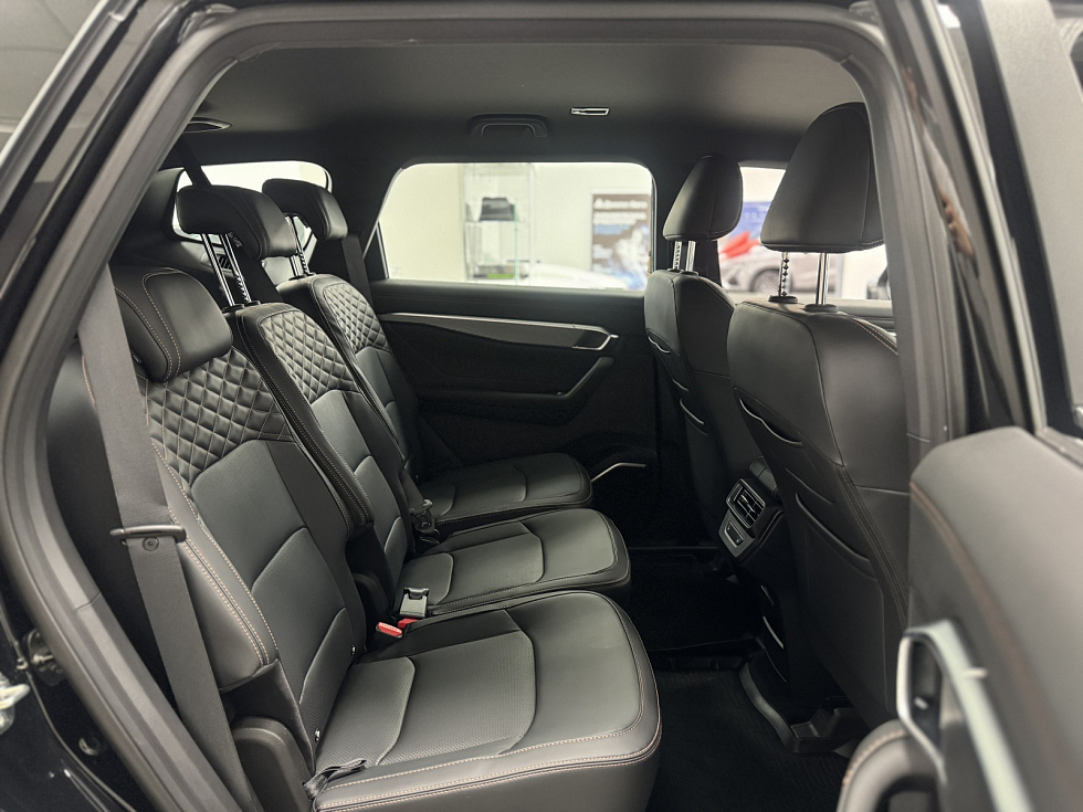 Geely Okavango Flagship, черный