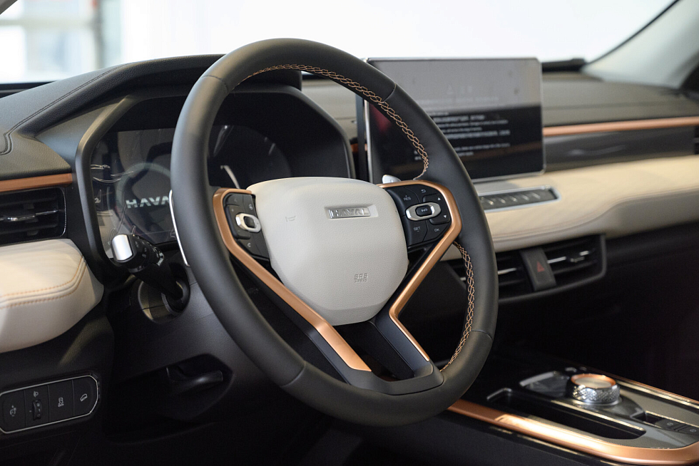 Haval Jolion Техно +, красный