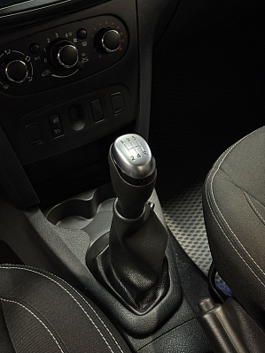 Renault Sandero Stepway Life, 2020 года, пробег 68582 км