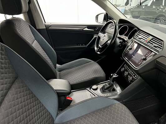 Volkswagen Tiguan Highline, 2019 года, пробег 125699 км