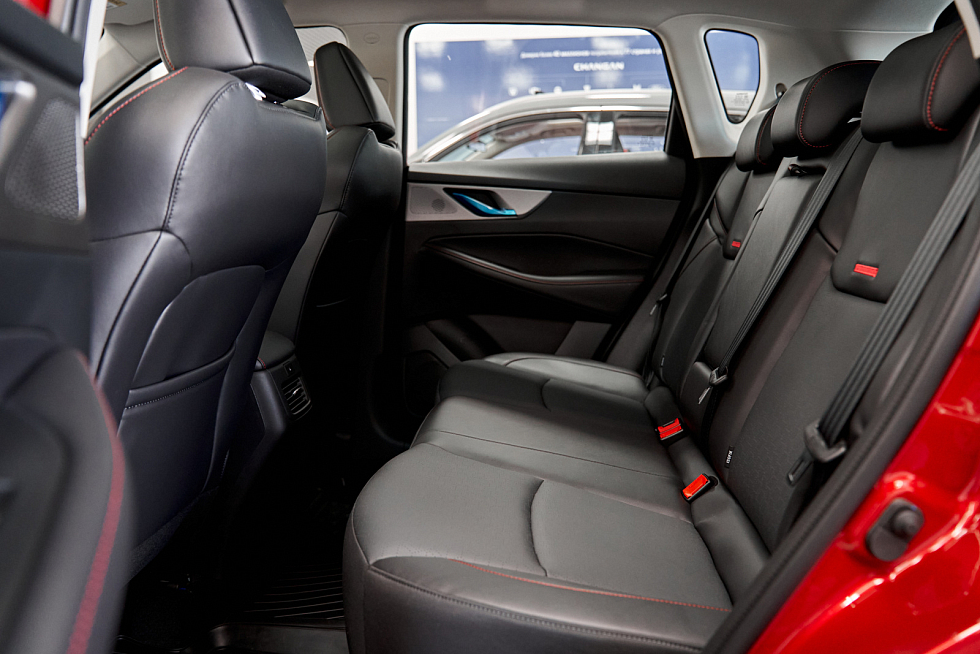 Changan CS35 Plus Комфорт, красный