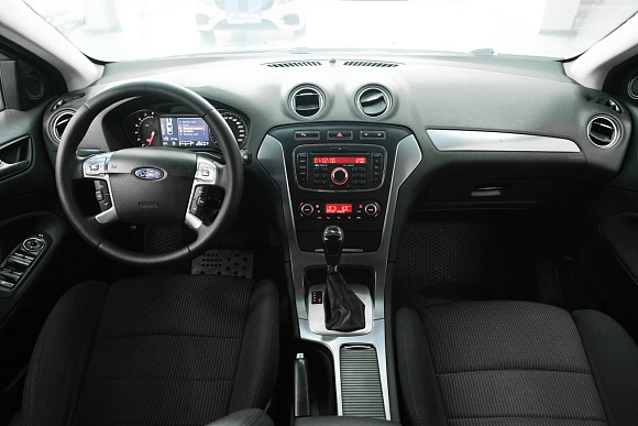 Ford Mondeo Trend, 2013 года, пробег 221194 км