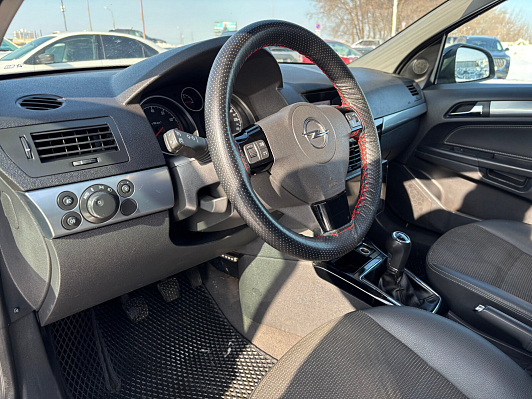 Opel Astra, 2011 года, пробег 190861 км