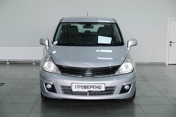 Nissan Tiida, 2010 года, пробег 219000 км