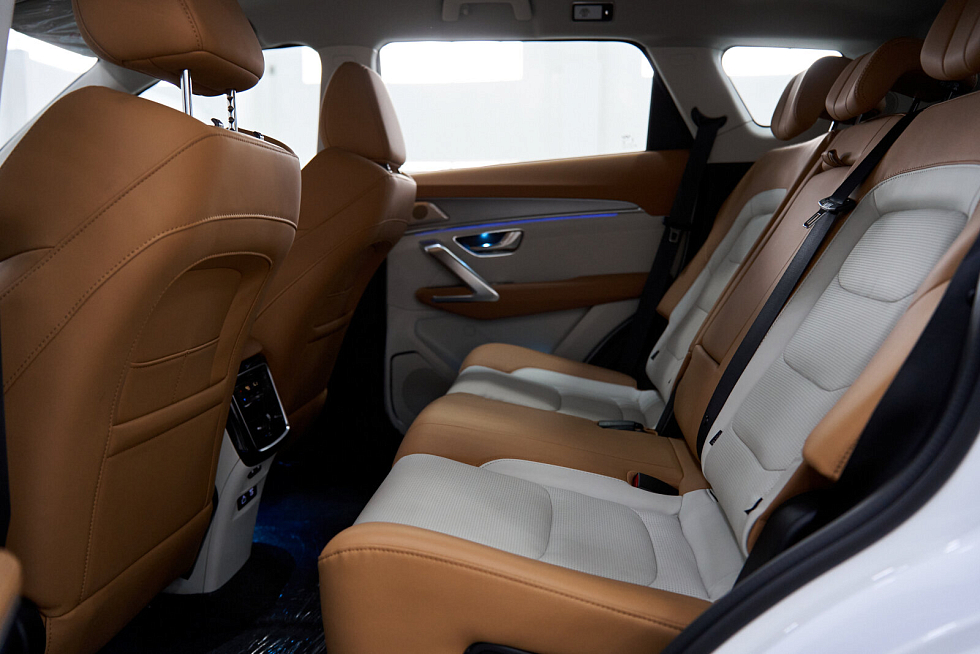 JETOUR X70+ Престиж, белый