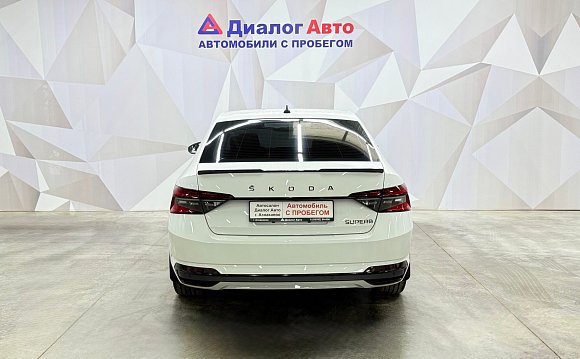 Skoda Superb Luxury, 2024 года, пробег 7025 км