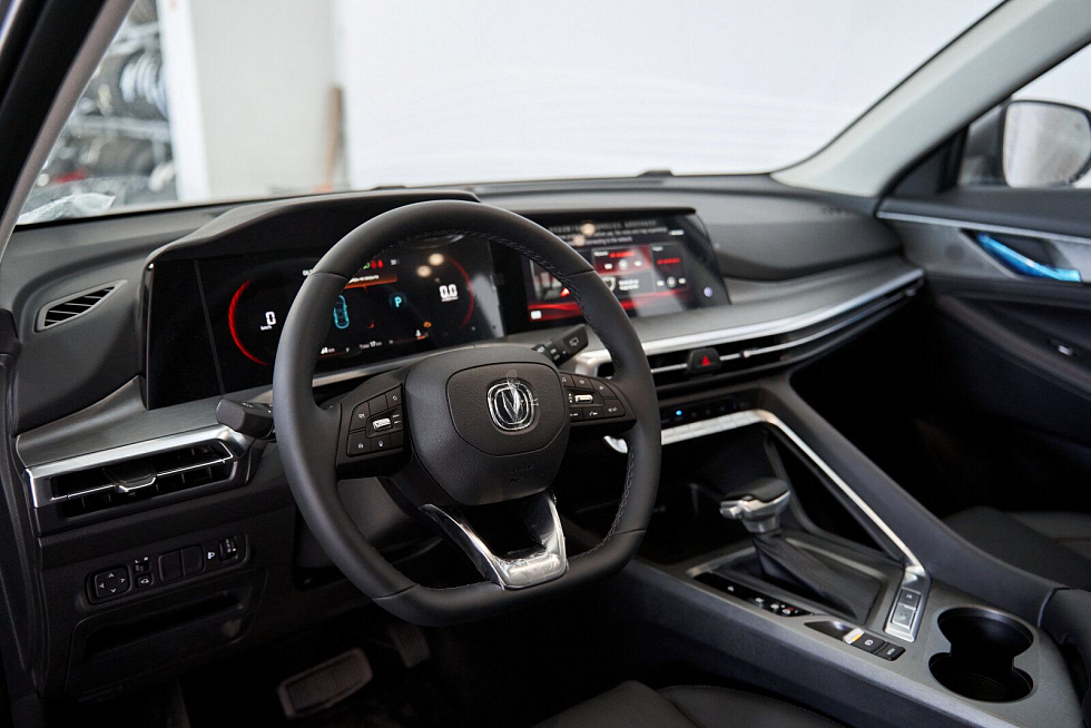 Changan CS35 Plus Техно, серебряный