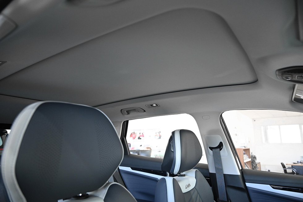 Geely Atlas Спорт, черный