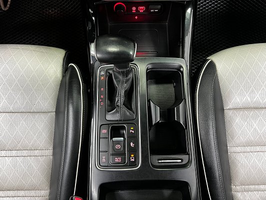 Kia Sorento Лига Европы, 2018 года, пробег 152000 км