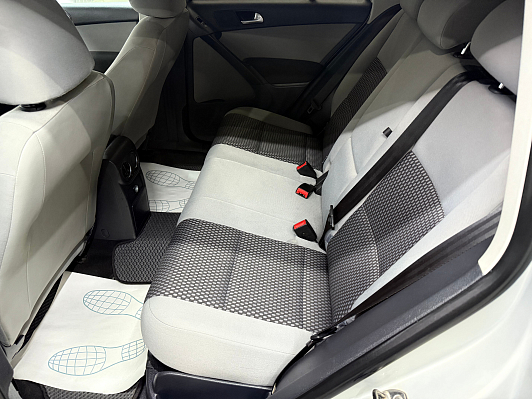 Volkswagen Tiguan, 2011 года, пробег 214285 км