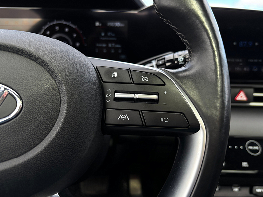 Hyundai Elantra Premium Edition, 2021 года, пробег 18993 км